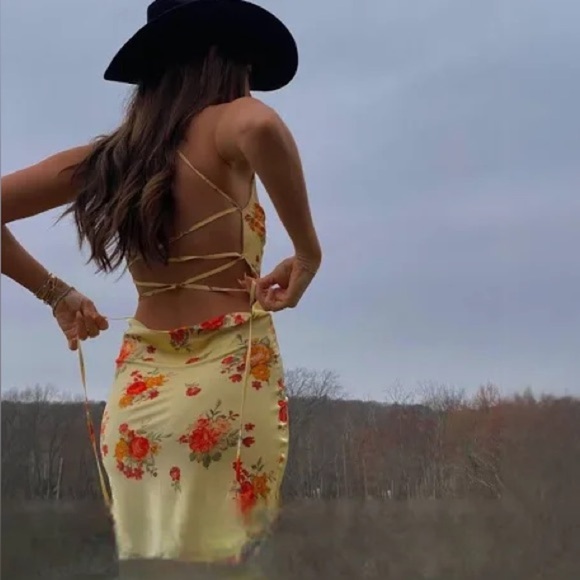 NWOT Yellow floral Tie Back Midi Dress by Danielle Bernstein WEWOREWHAT - Picture 1 of 12